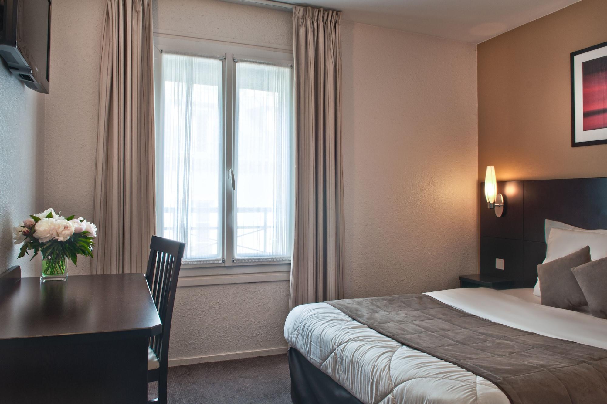 Hotel Les Hauts De Passy - Trocadero Eiffel 3*