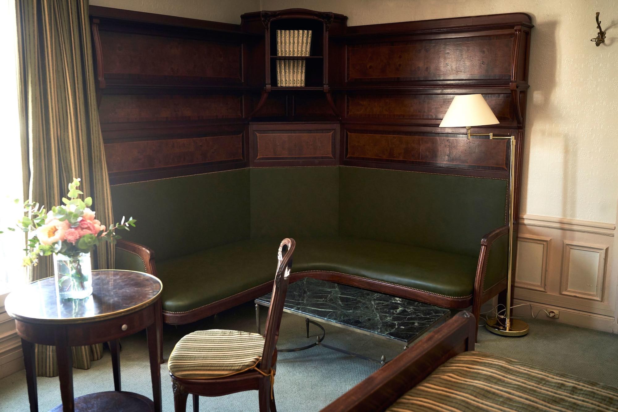 Langlois Hotel