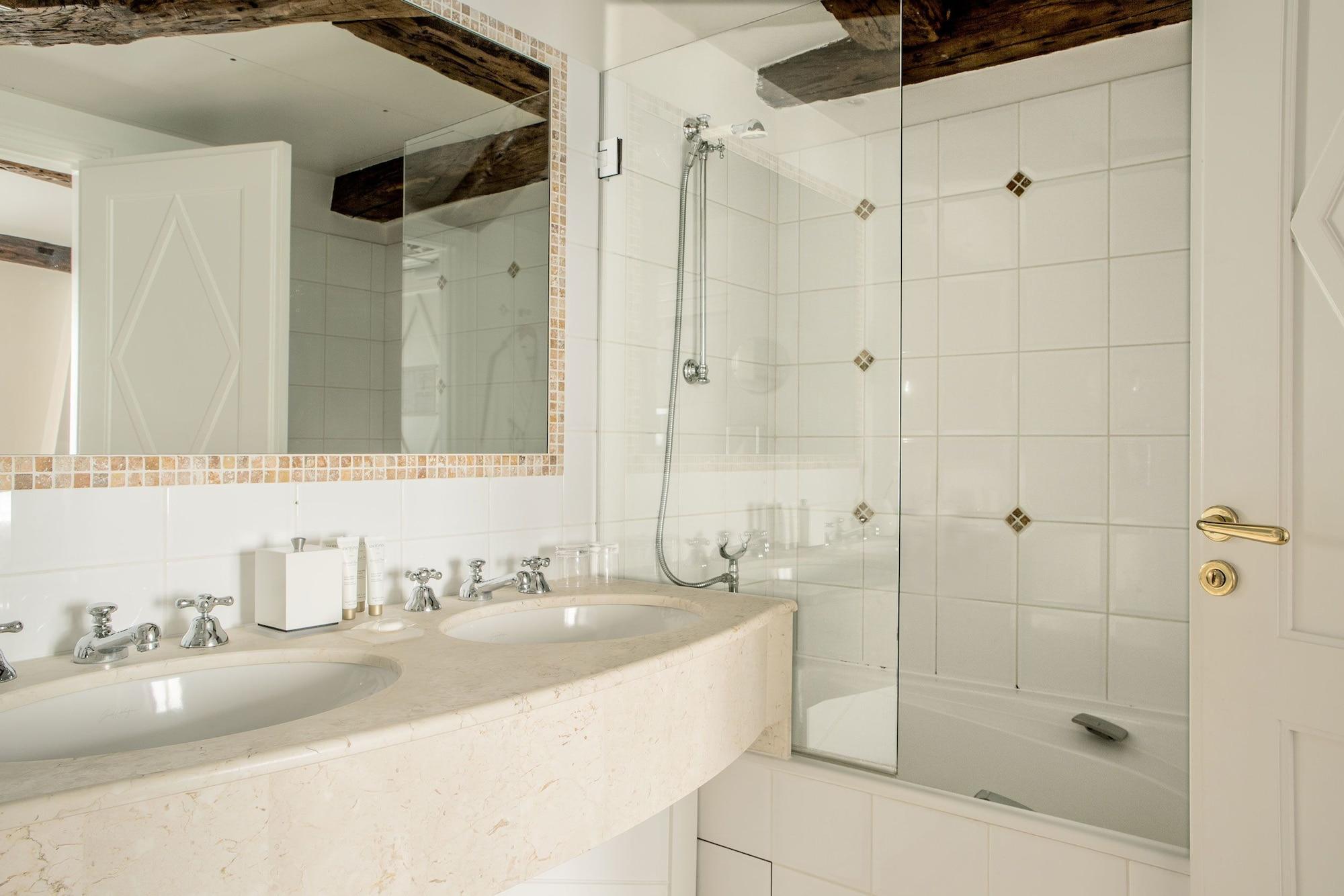 Hotel Brighton - Esprit De France 4*