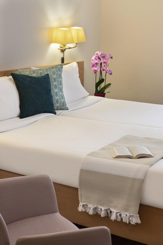 By Marriott Didot Montparnasse 4*