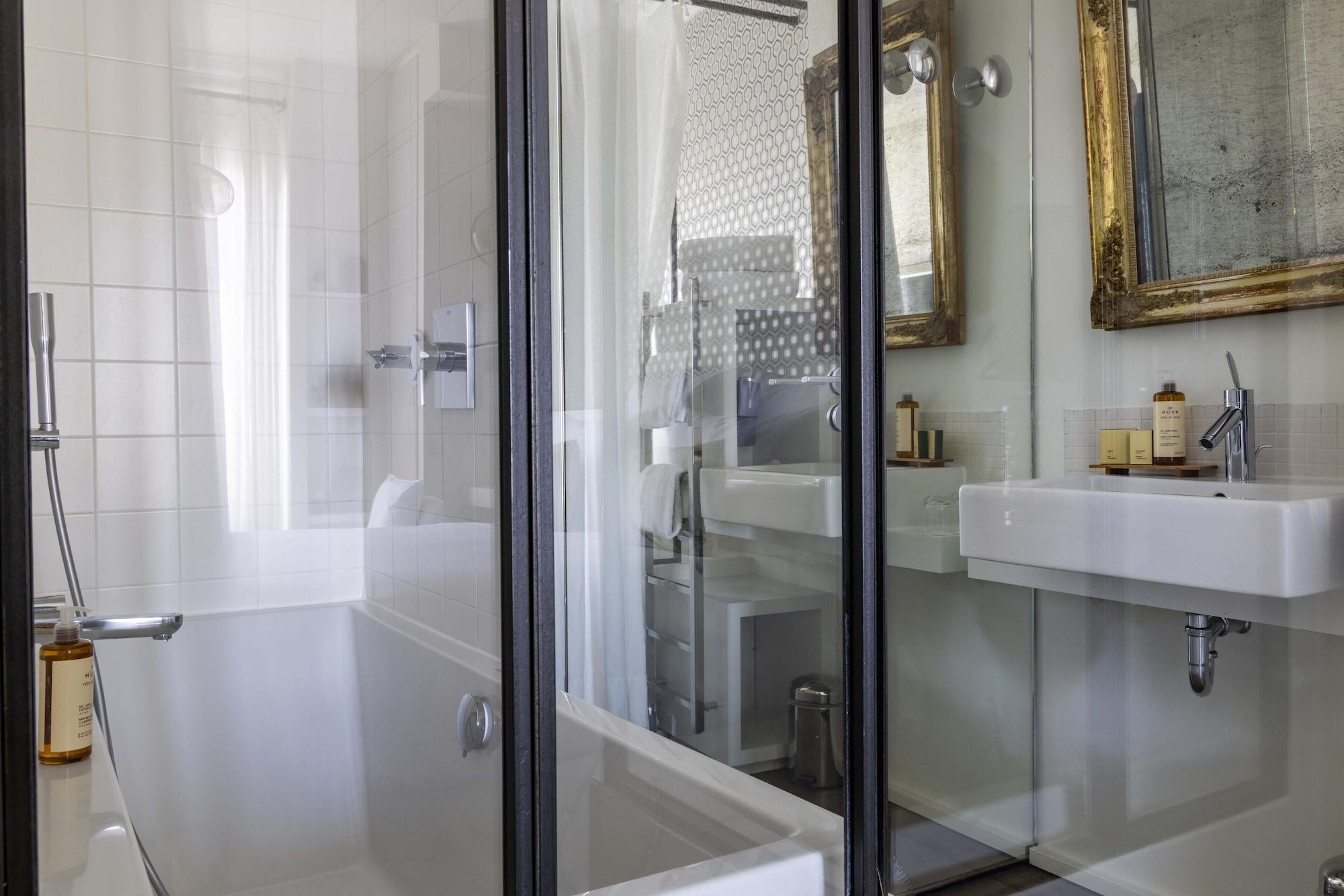 De Banville Hotel Paris