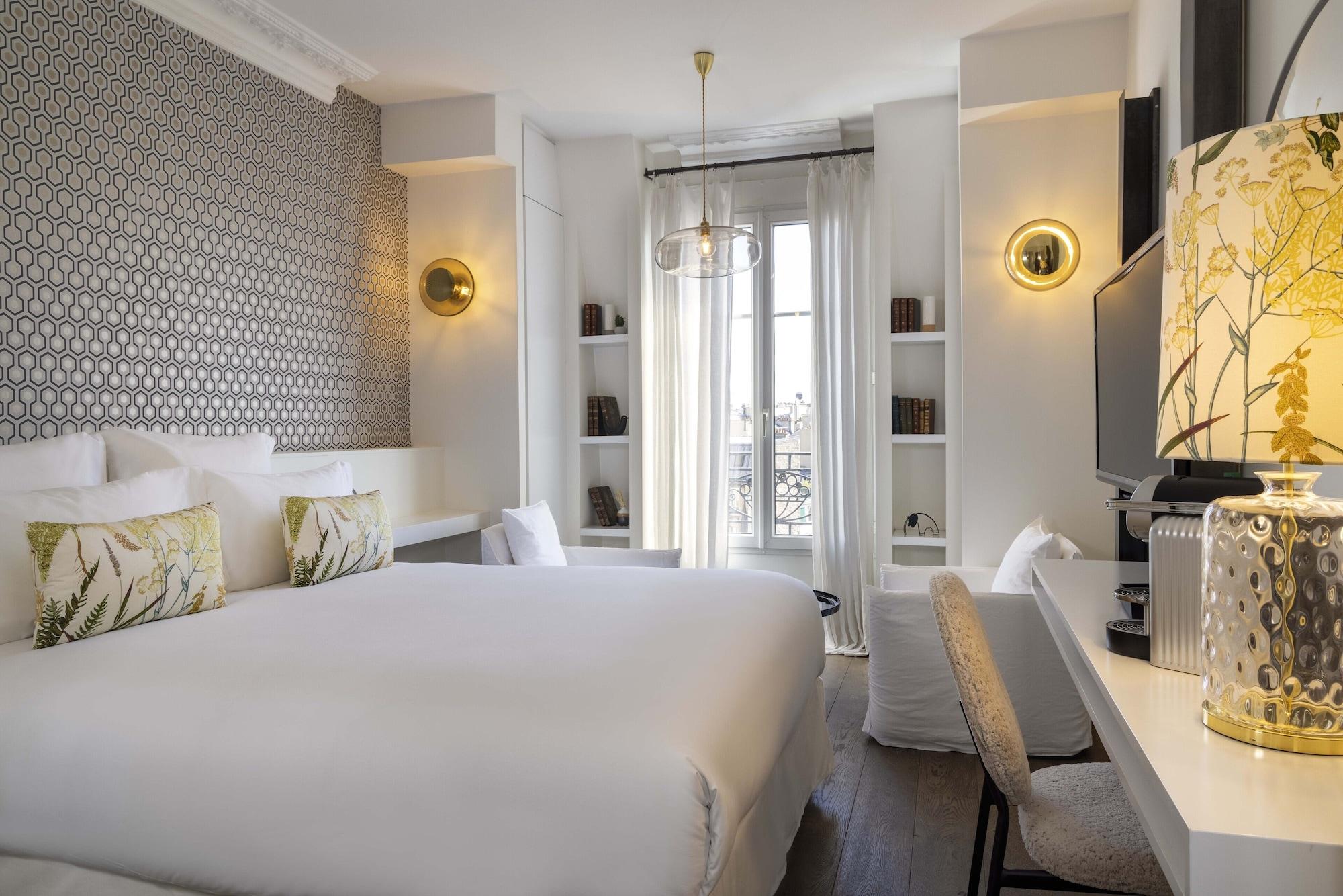 Hotel De Banville 4*