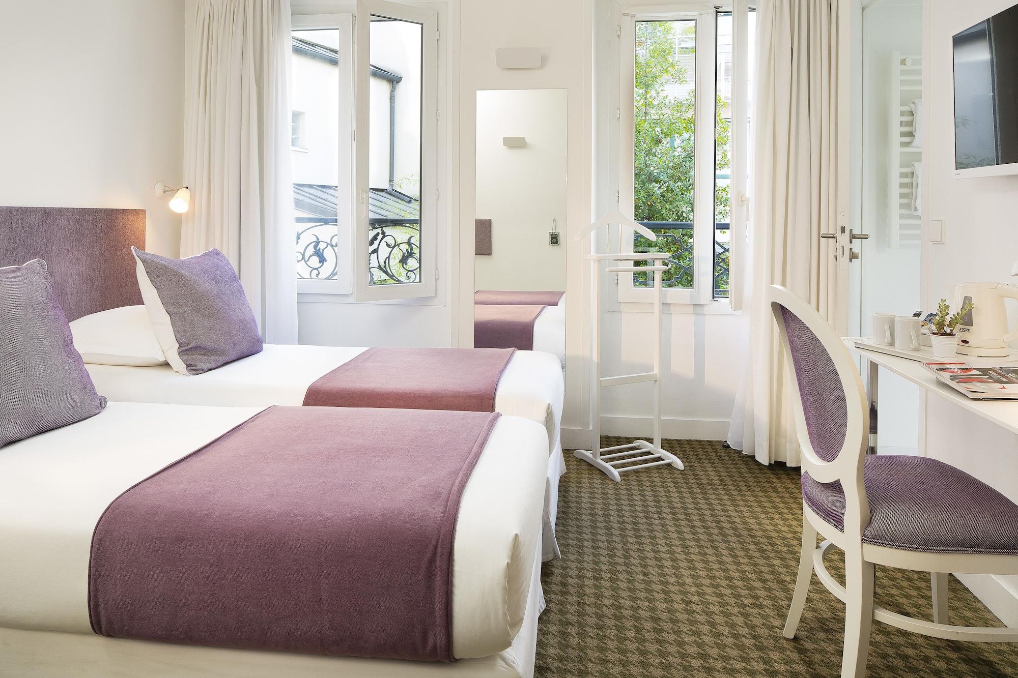 Mistral Hotel 3*