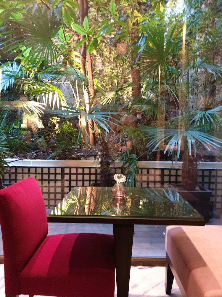 Garden-elysée Hotel Paris