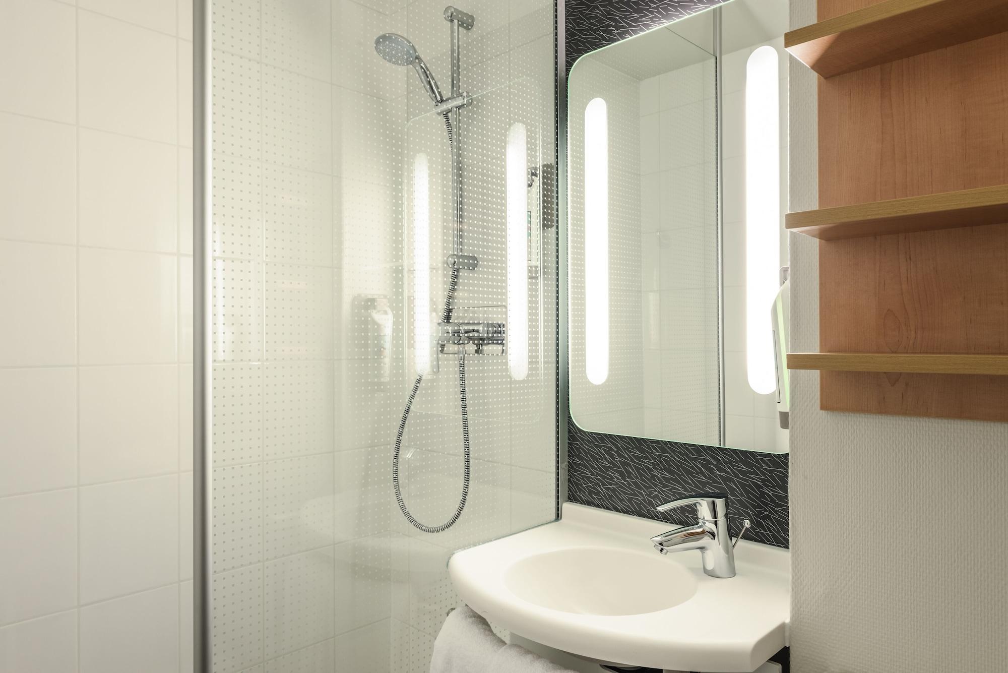 Ibis Bastille Faubourg St Antoine Hotel 3*