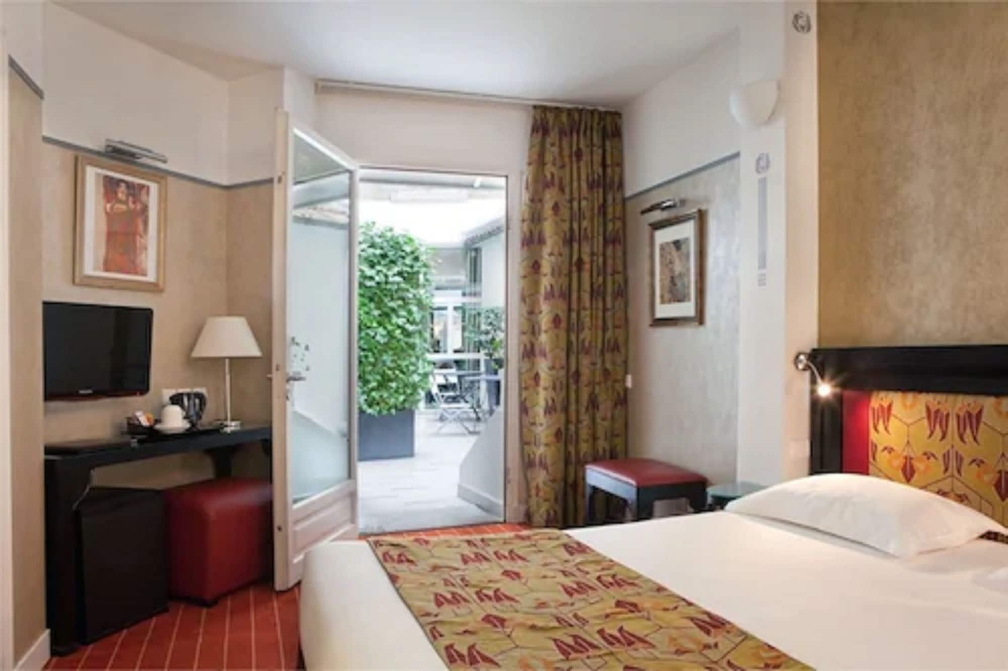 Hotel Eiffel Seine 3*
