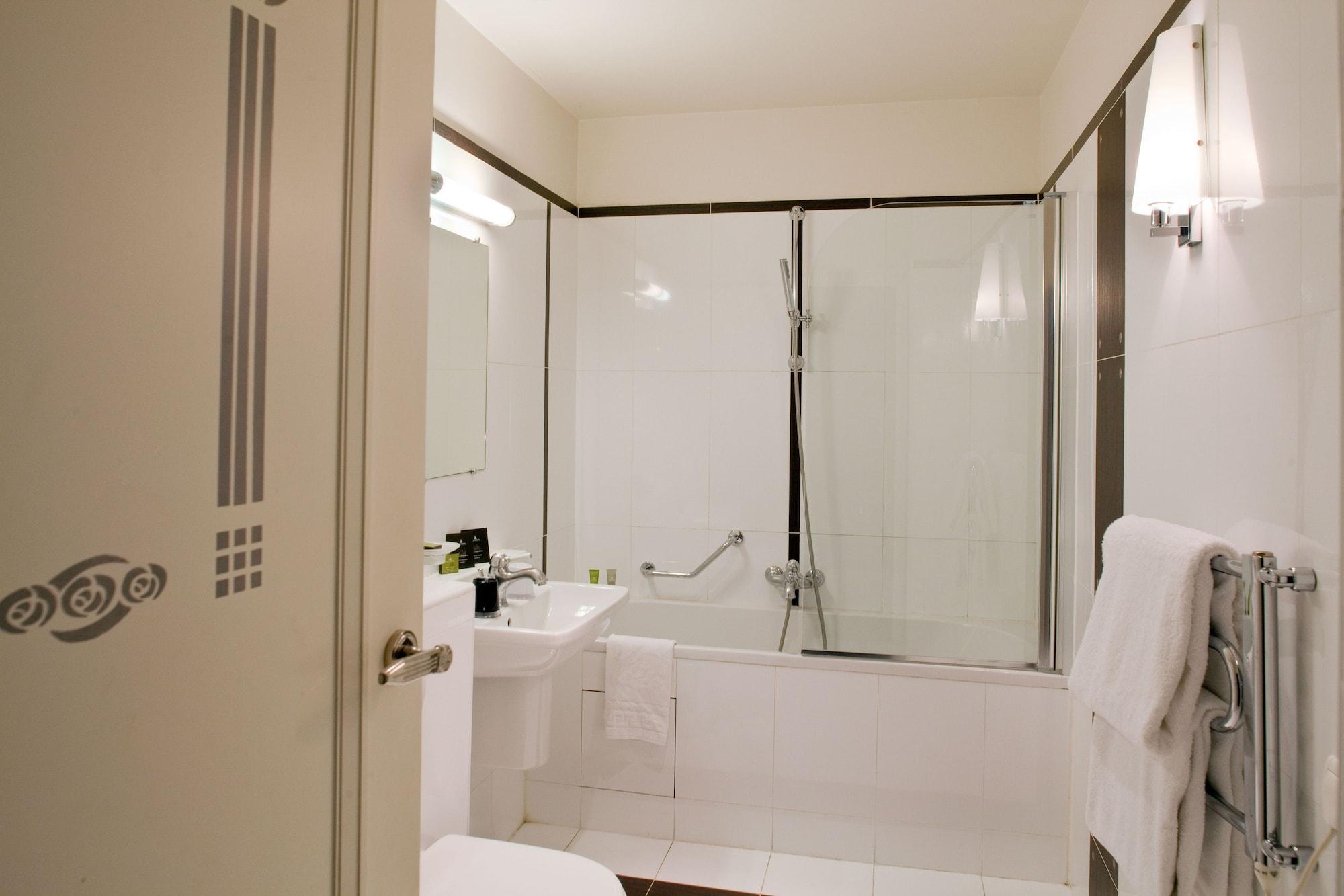Hotel Eiffel Seine