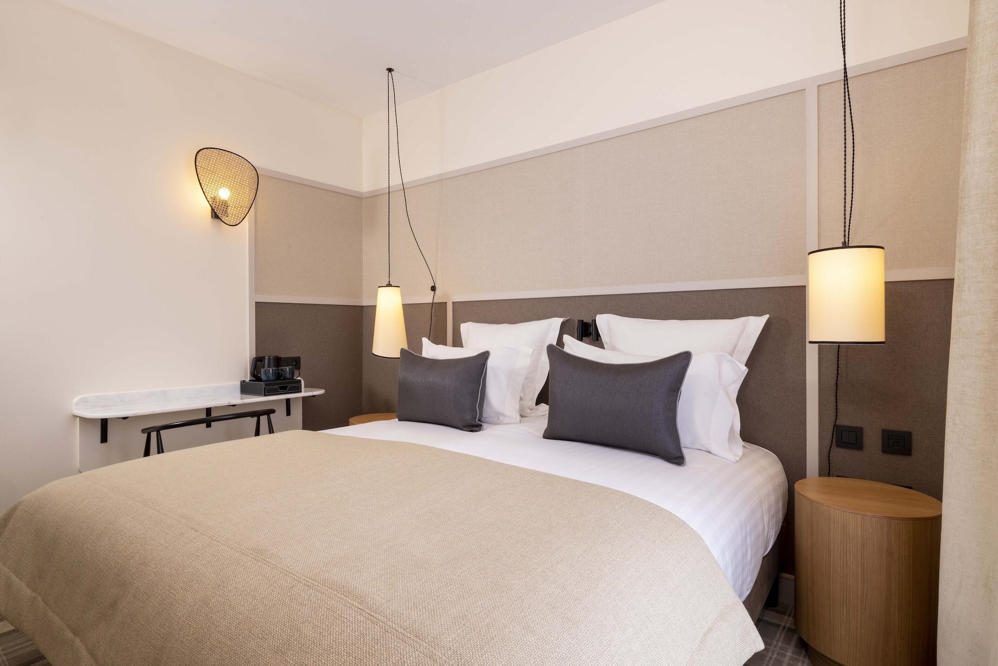 Toujours & Hotel 4*