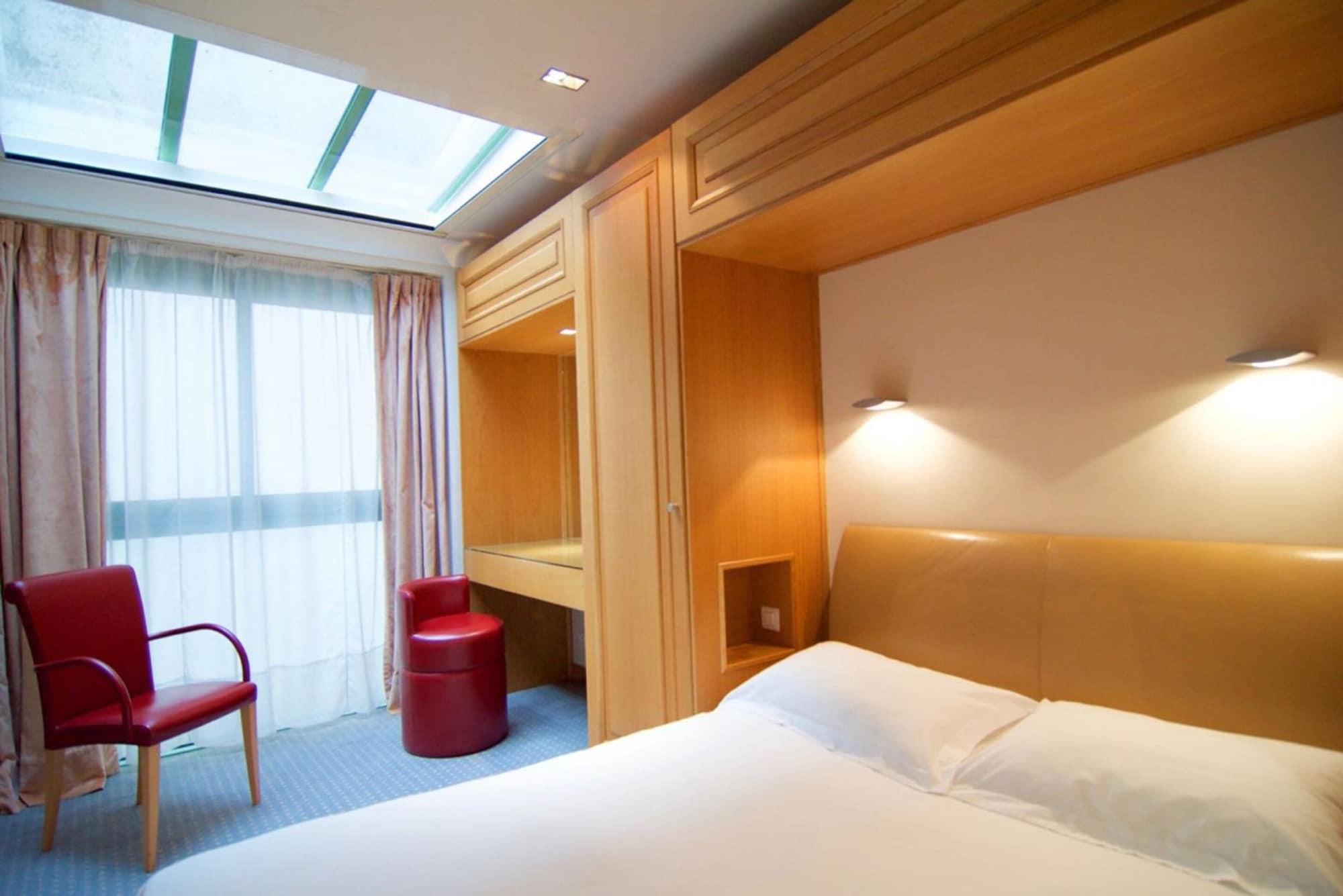 Du Vieux Marais Hotel 3*