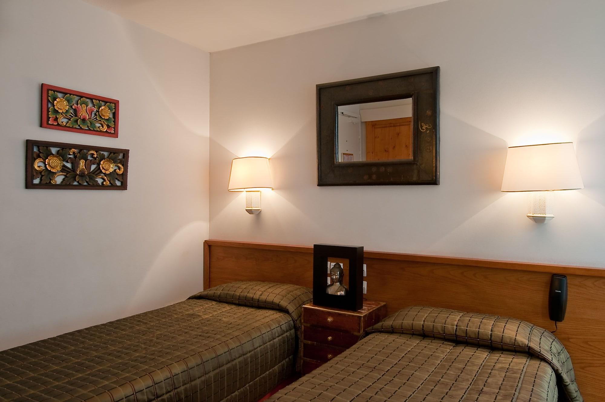 Vlh Montparnasse Eiffel 3*
