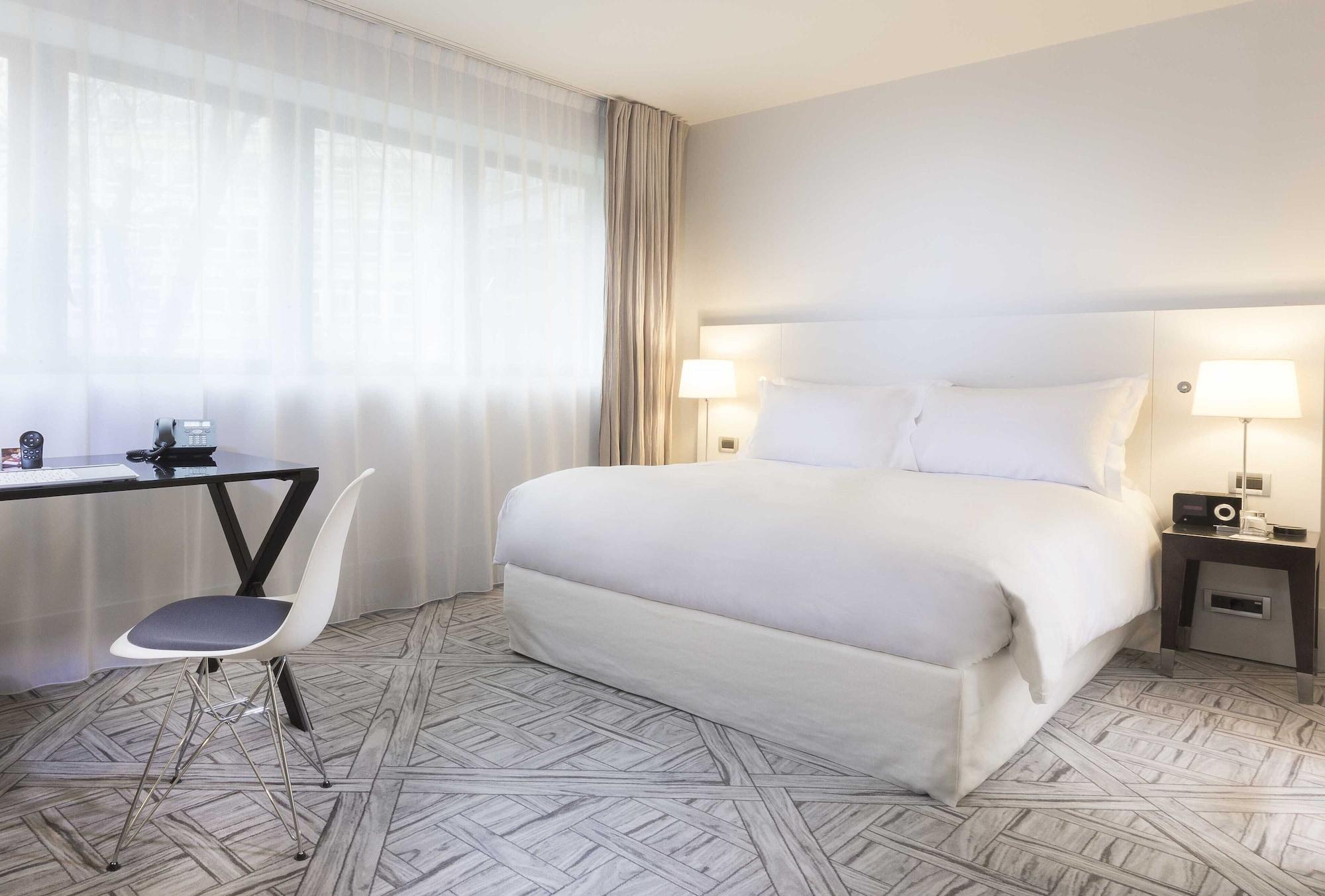 La Maison Champs Elysees Hotel Paris