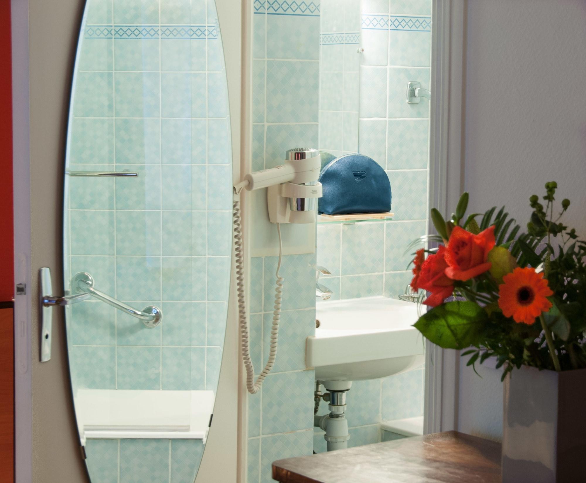 Hotel Eden Montmartre 3*