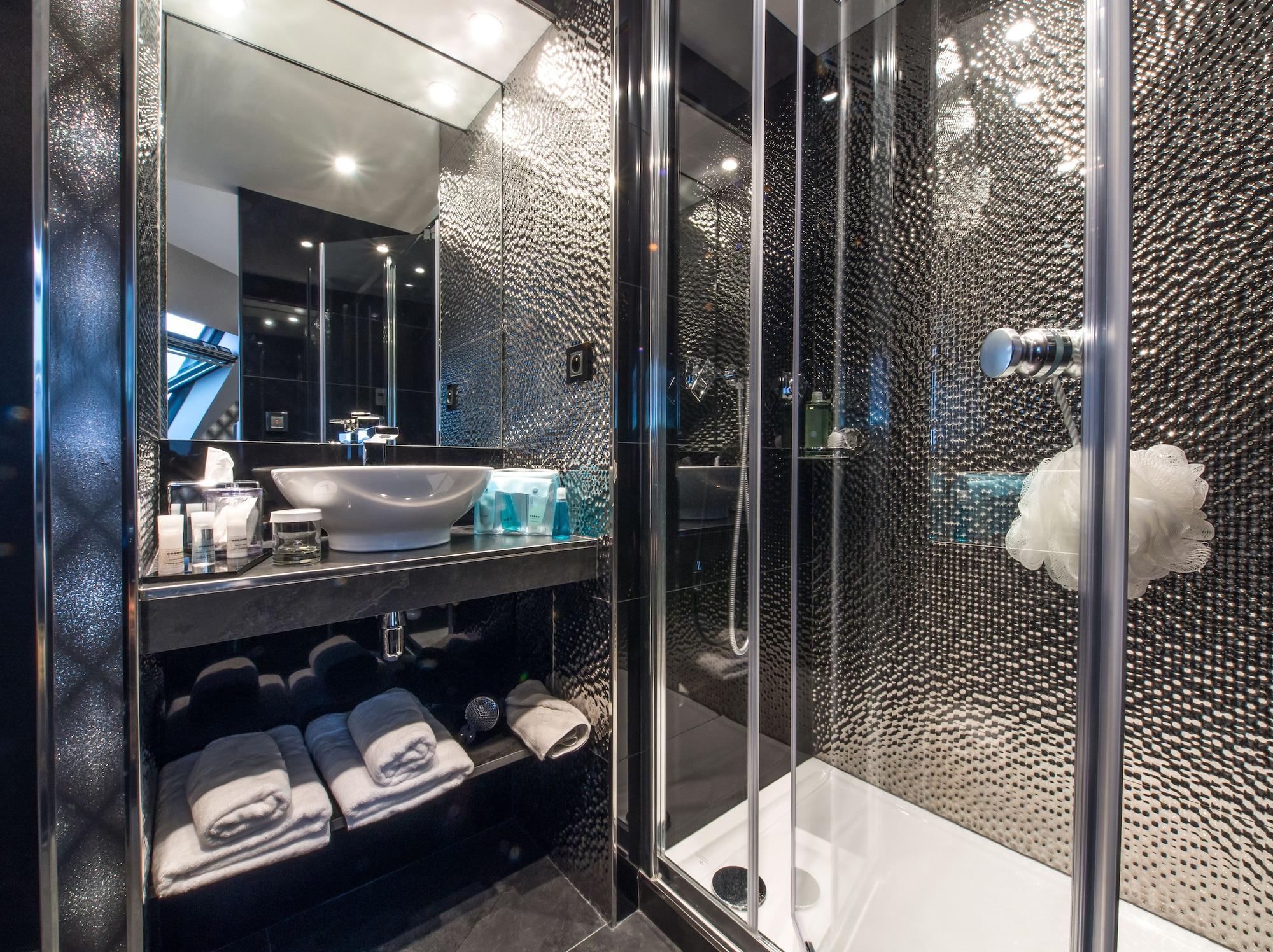 Splendor Elysees Hotel Paris