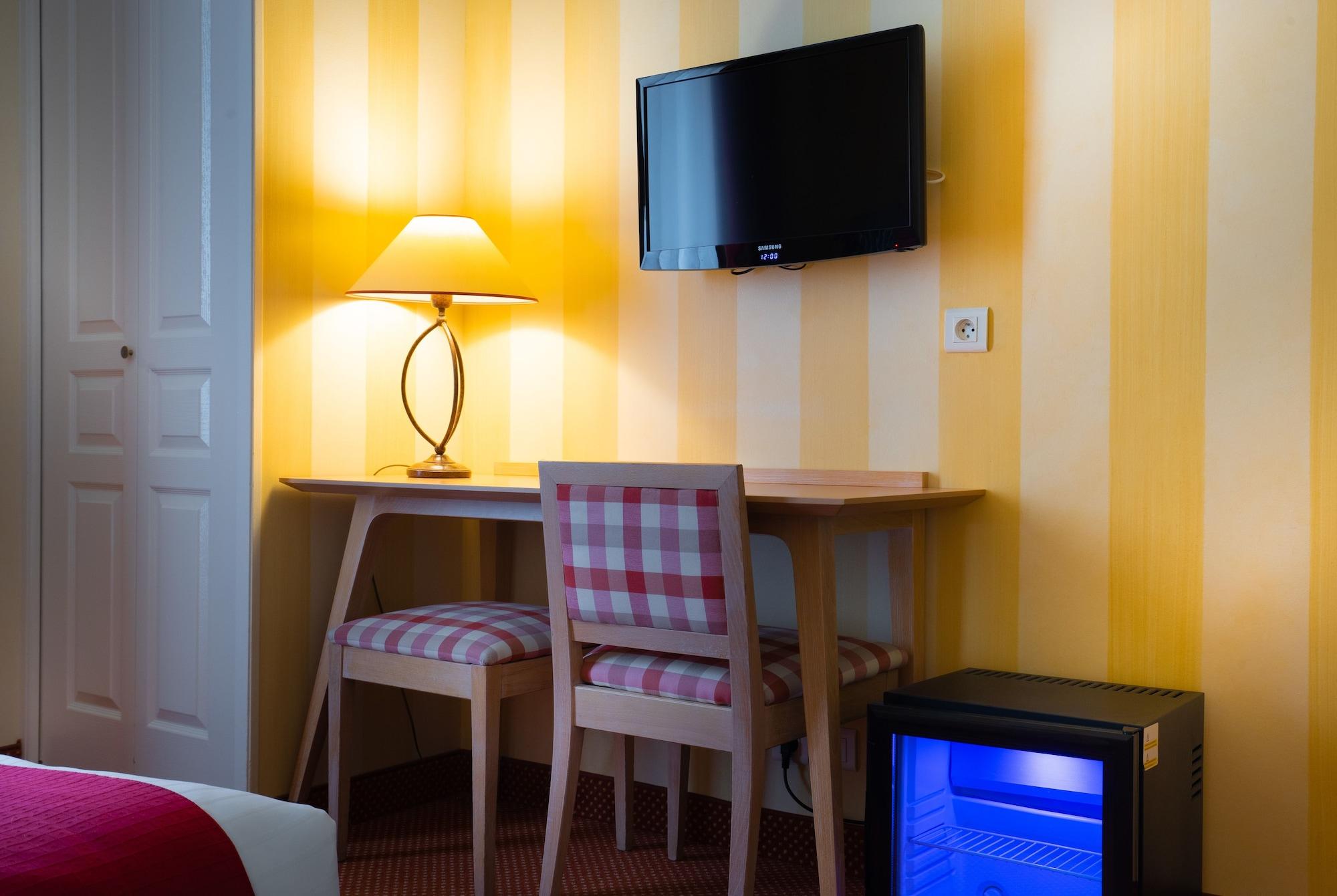 Hotel Delambre 3*