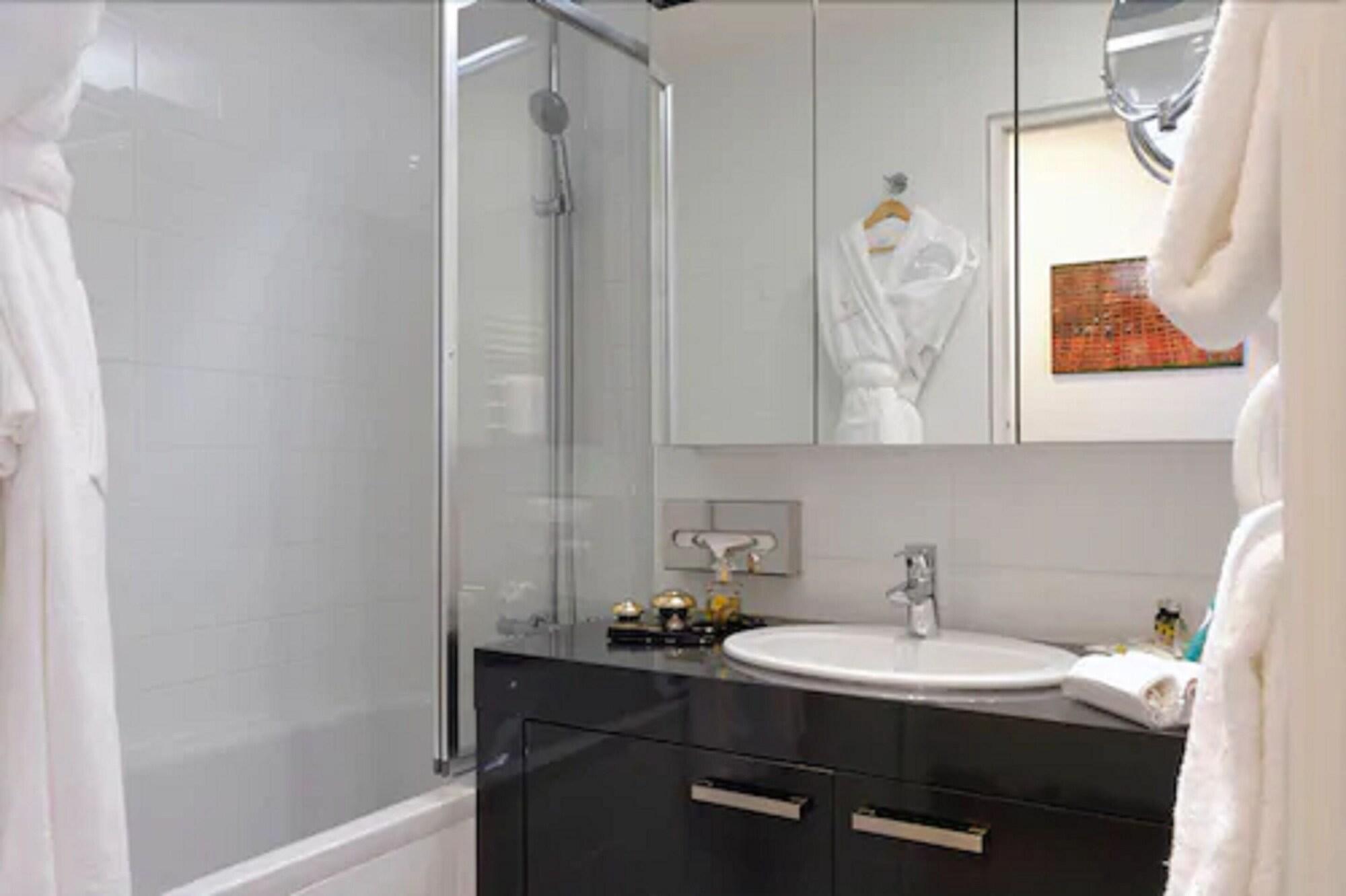 Alma Marceau 4*