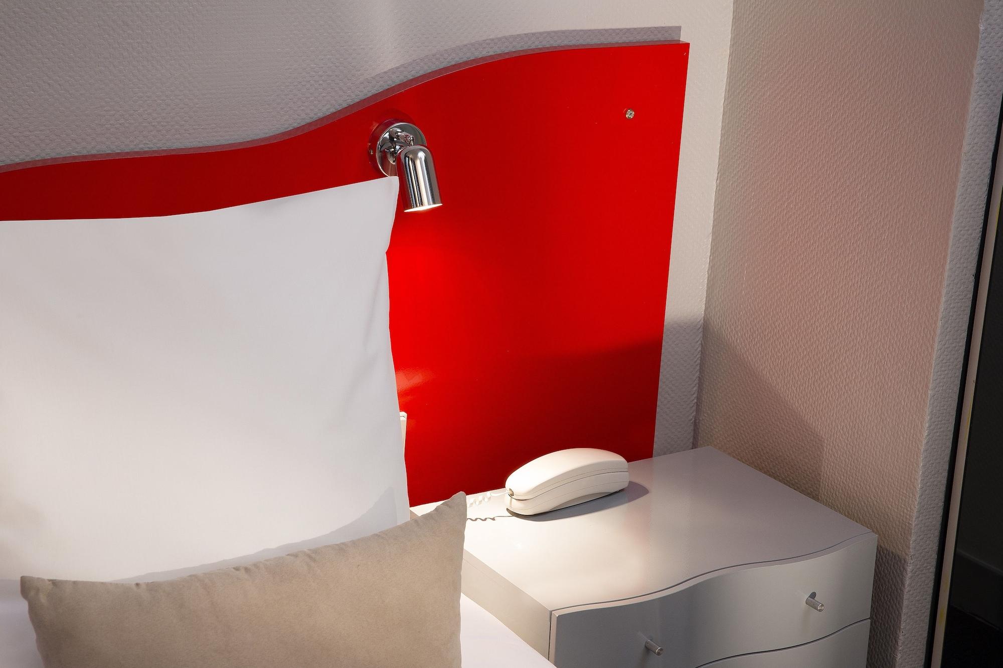Le Petit Oberkampf & 4* Paris