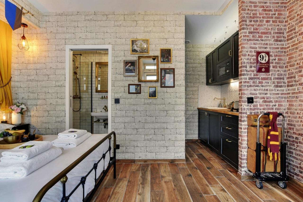 Cmg Harry Potter Themed Studio In Paris ! *