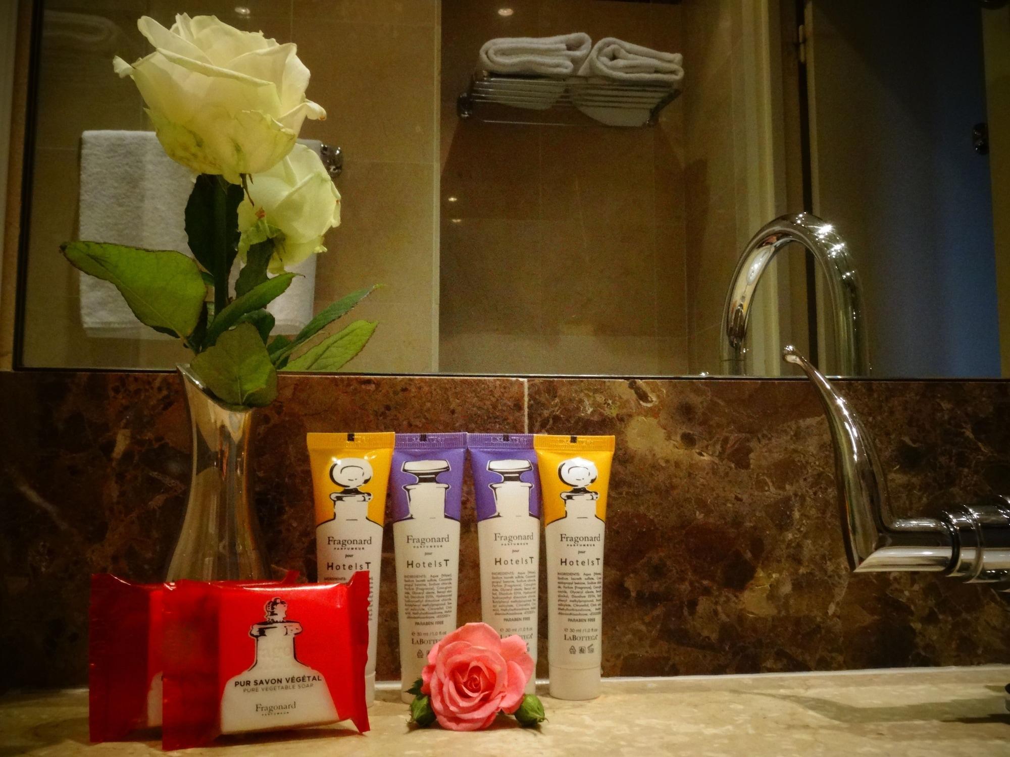 Hotel Du De Conti 3*