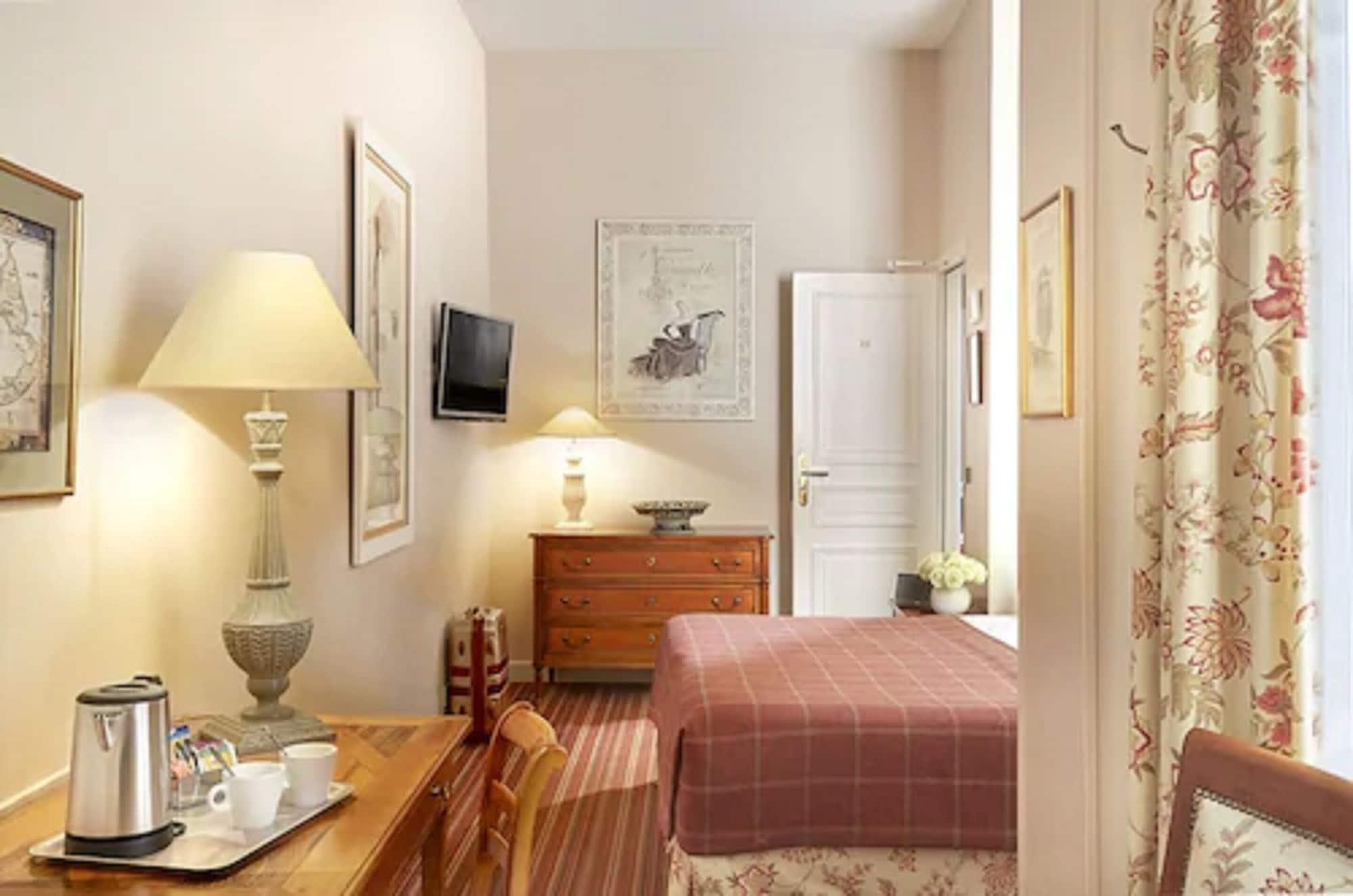 Hotel Relais Du Louvre Paris
