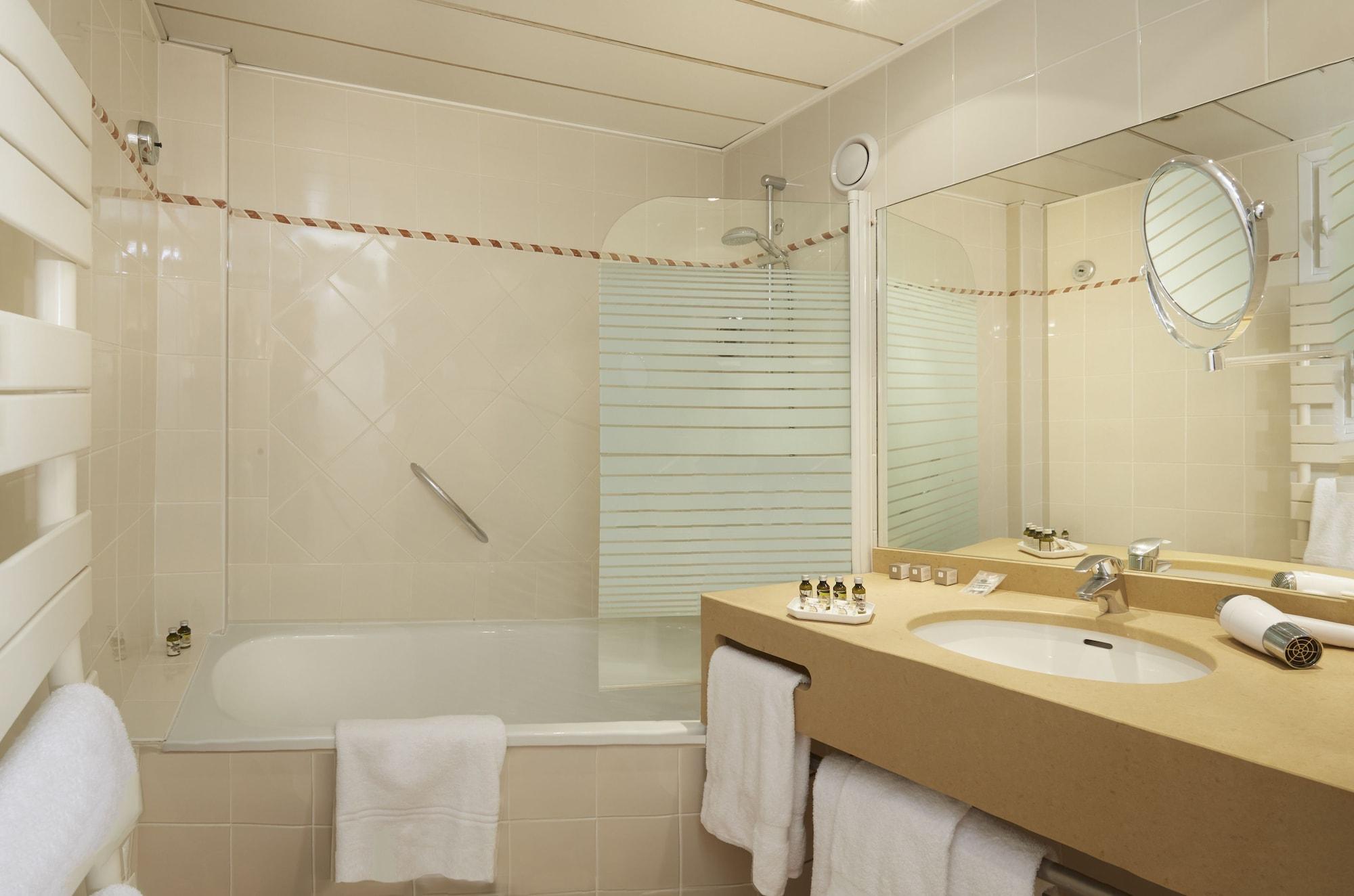 Relais Du Louvre Hotel 4*