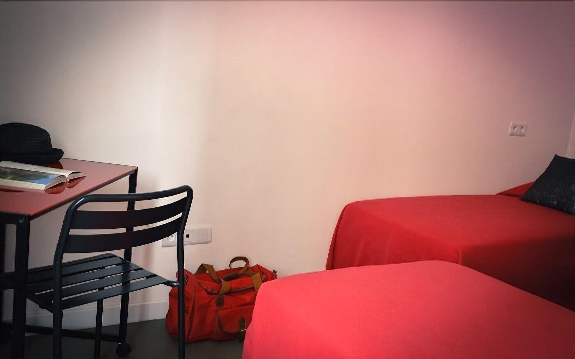 Beautiful Belleville Hotel & Hostel