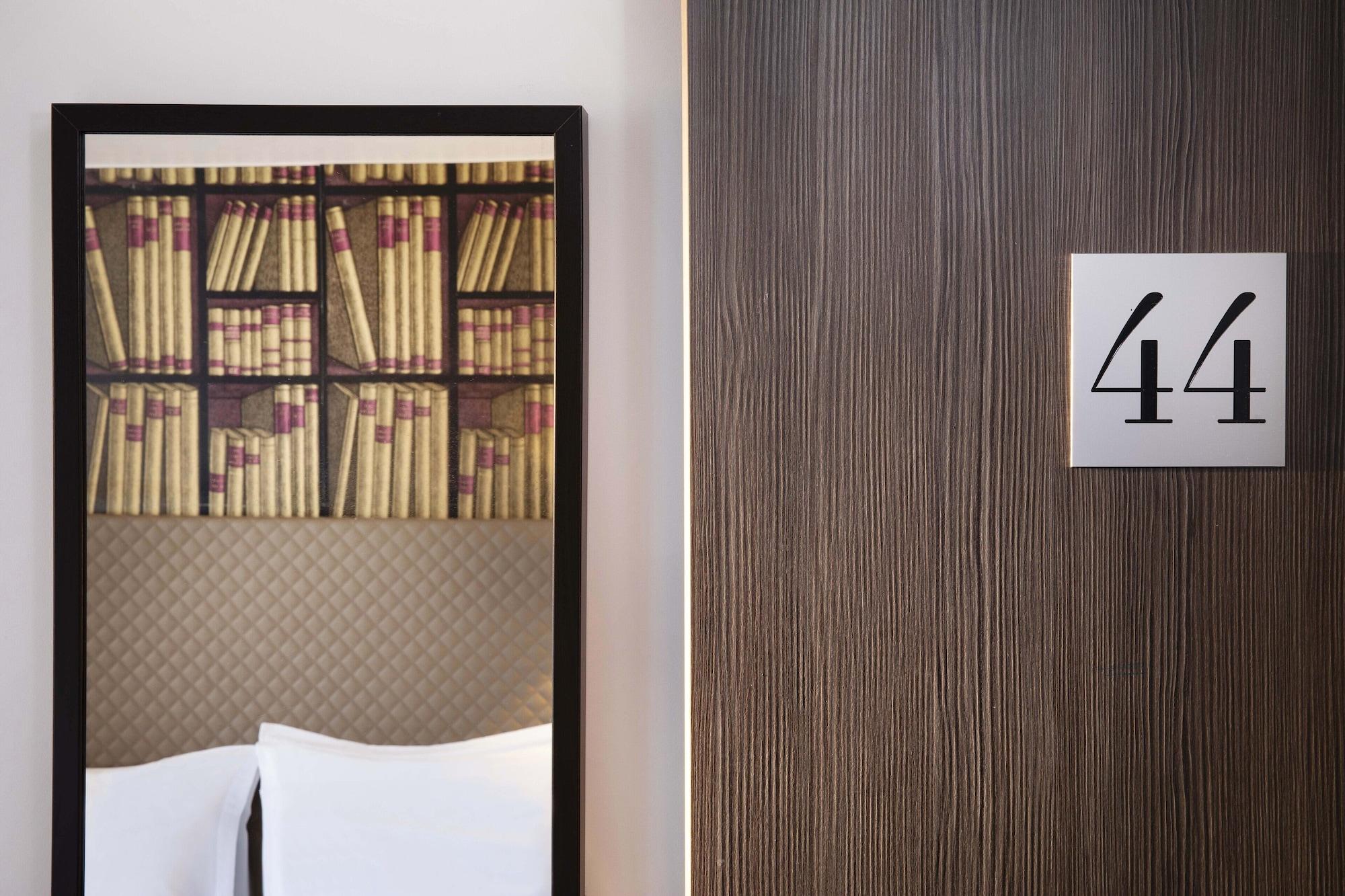 Hotel De La Gaite Paris