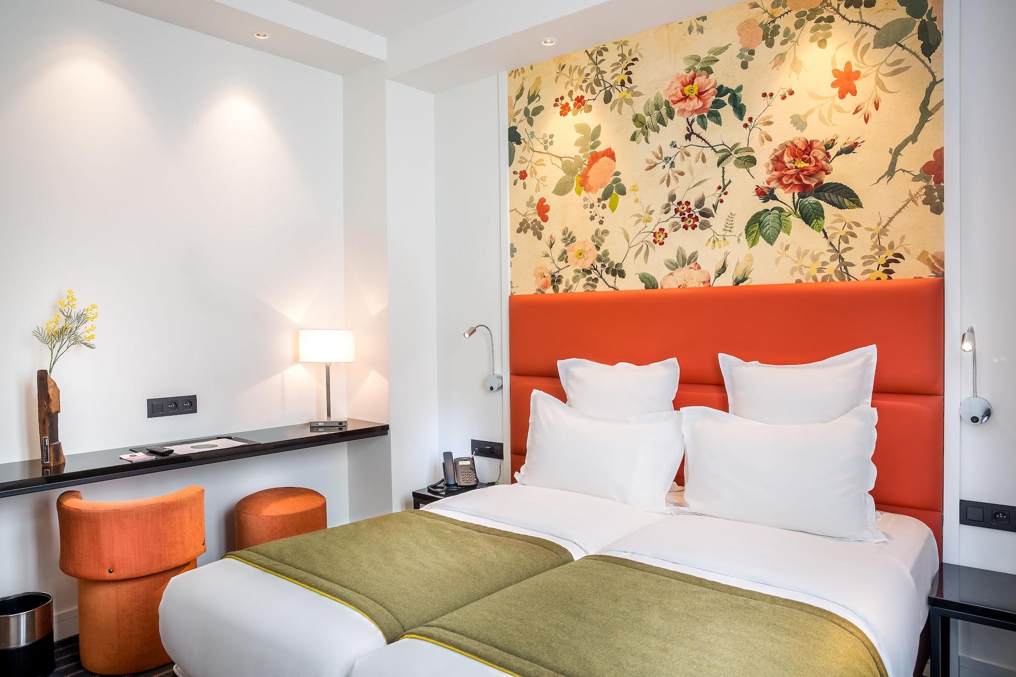 Scarlett Hotel 3*