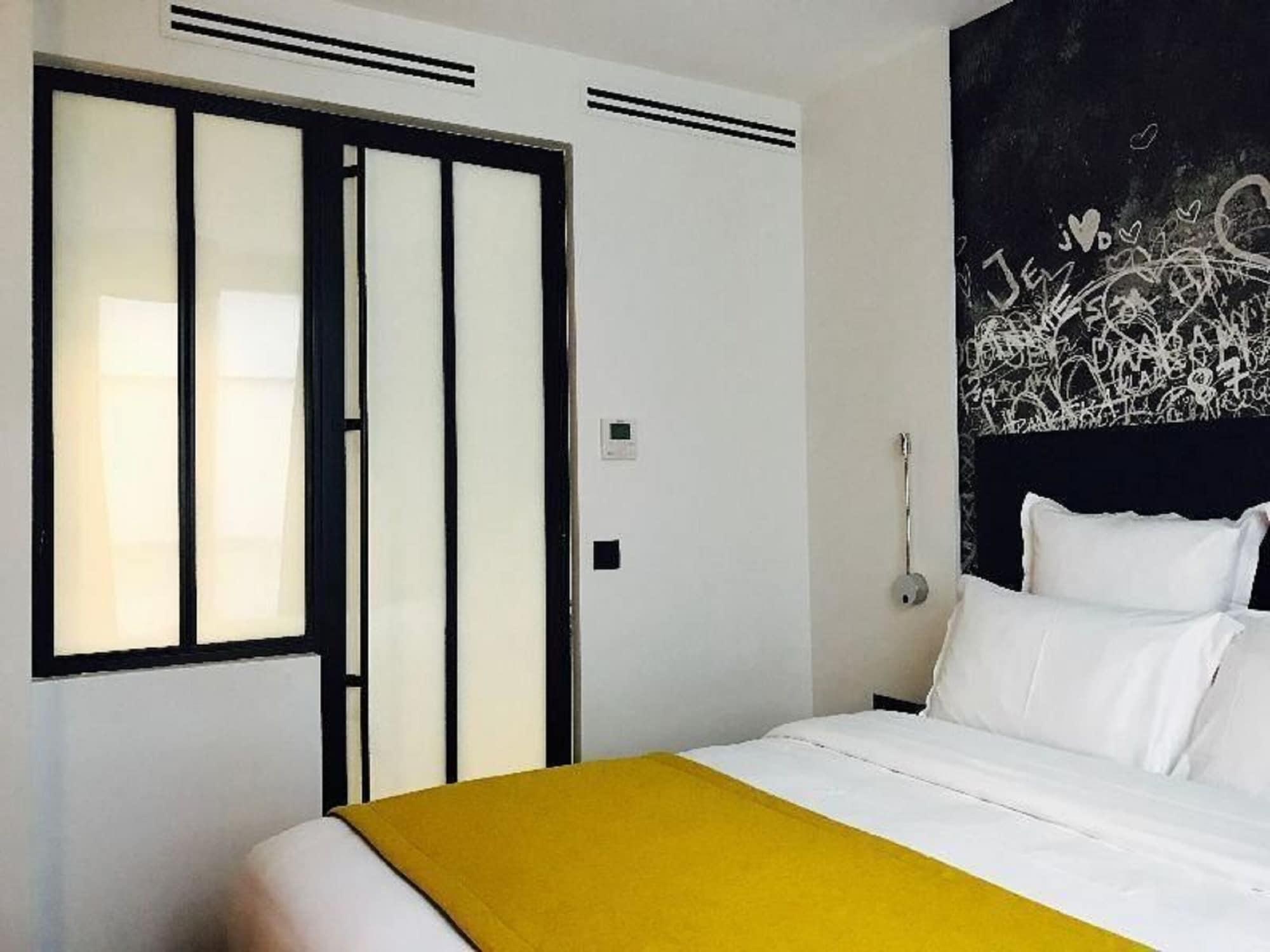 Scarlett Hotel 3*