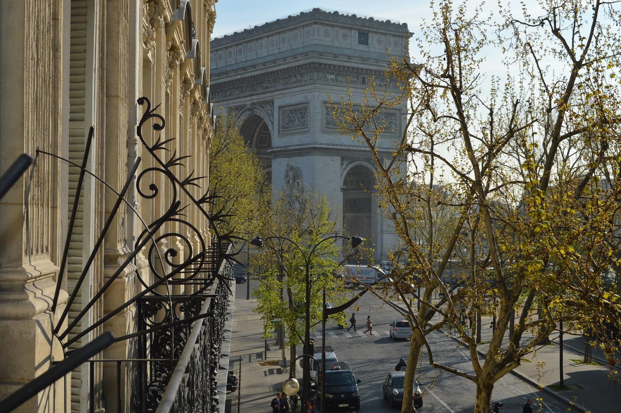 Royal Elysées Hotel 4*
