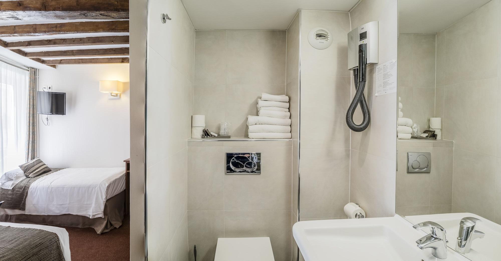 Chabrol Opera Hotel 3*