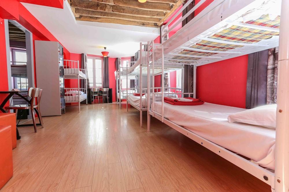 Albergue Le Village Montmartre By Hiphophostels *