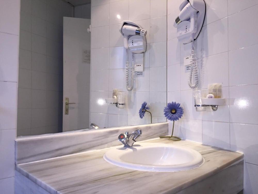 Crimée Hotel Paris