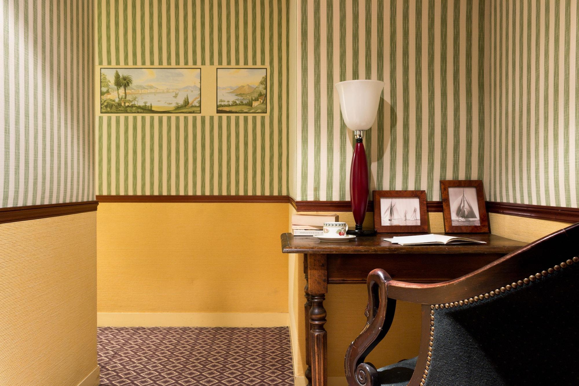 Le Relais Saint Sulpice Hotel