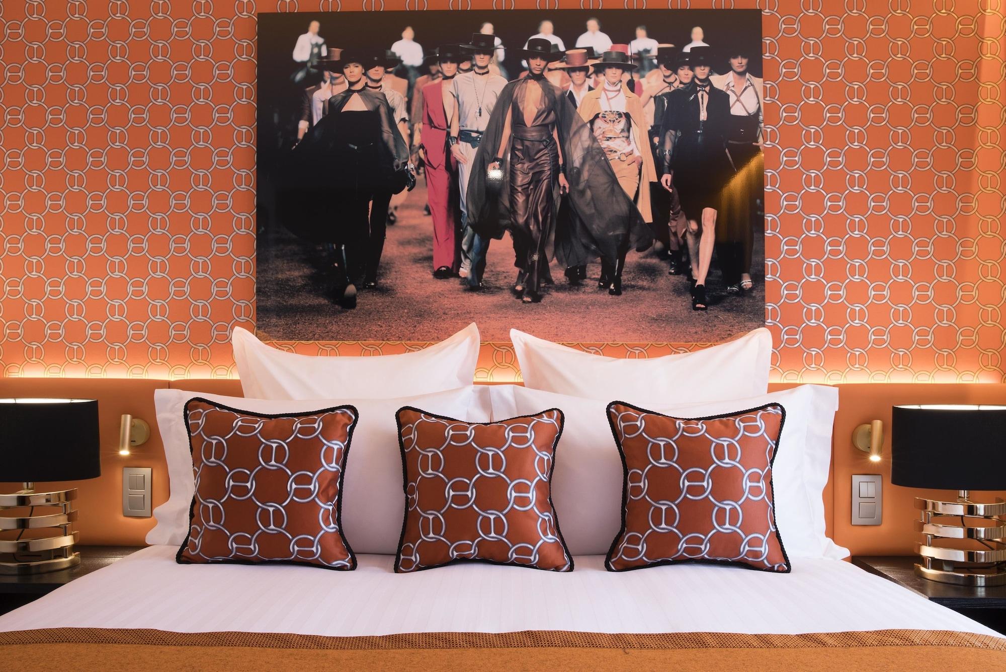Hotel Dress Code Paris