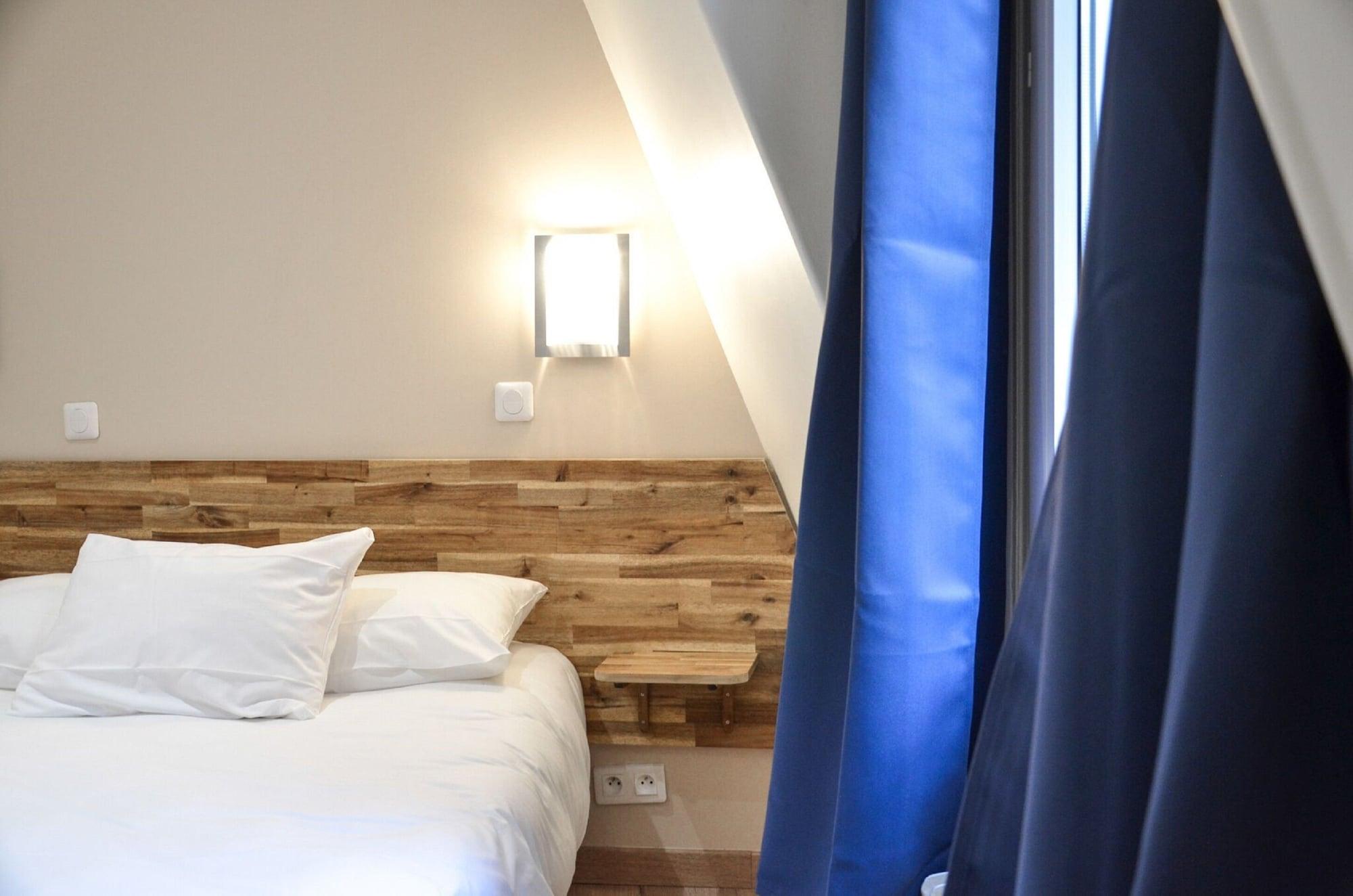 Hotel De La Perdrix Rouge 2*