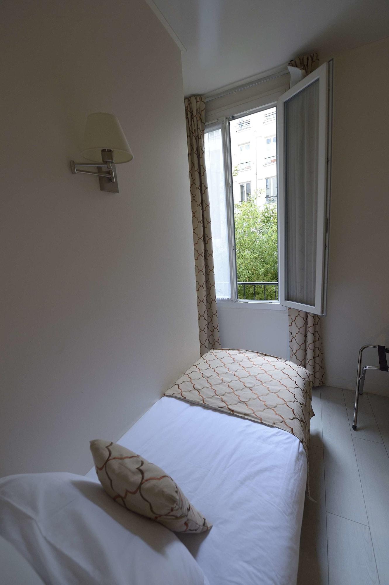 Korner Montmartre 3* Paris