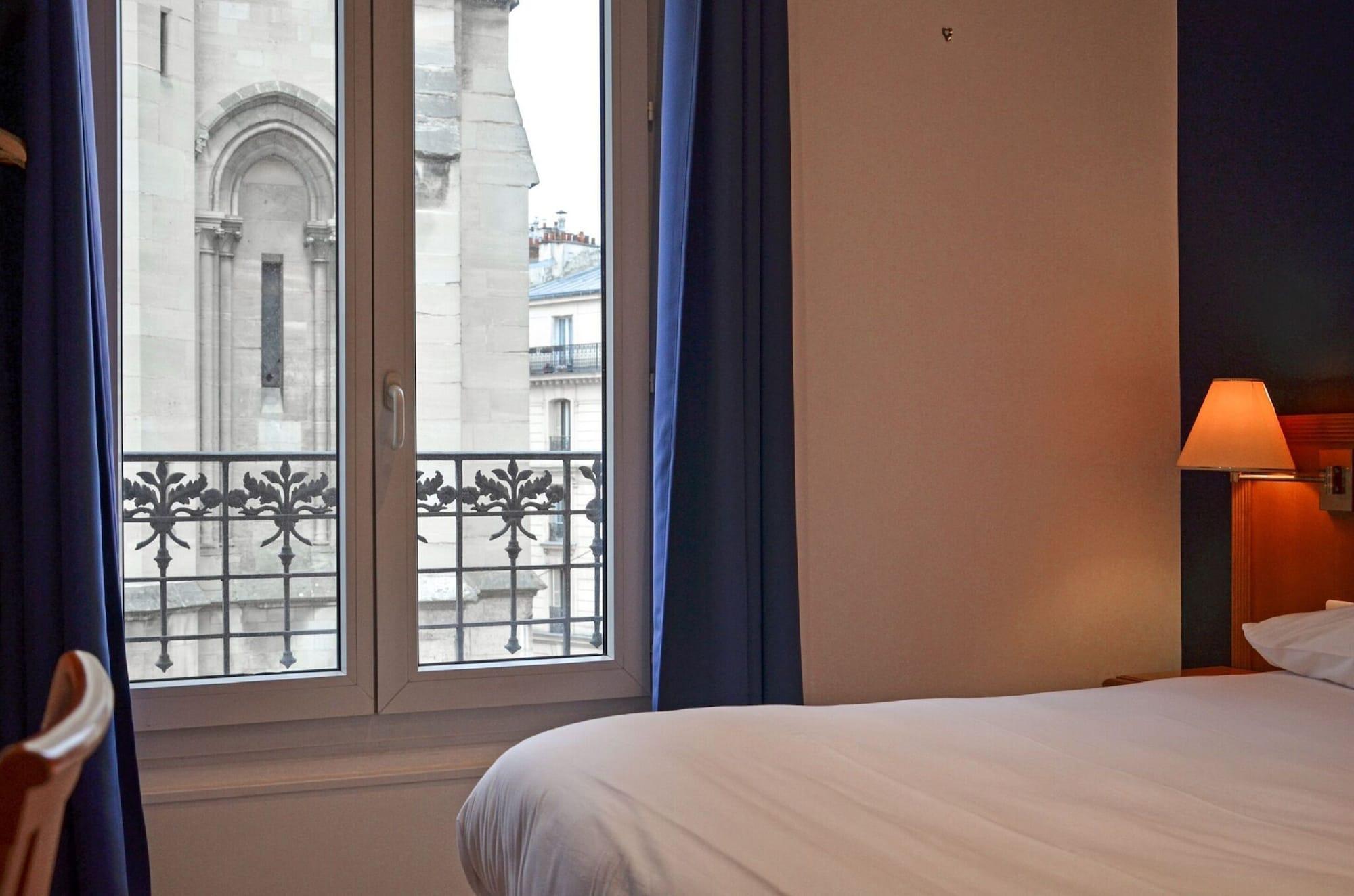 Hotel De La Perdrix Rouge 2*