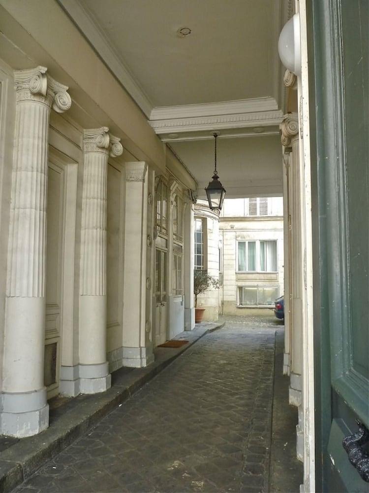 1er Etage Opéra Hotel 3*