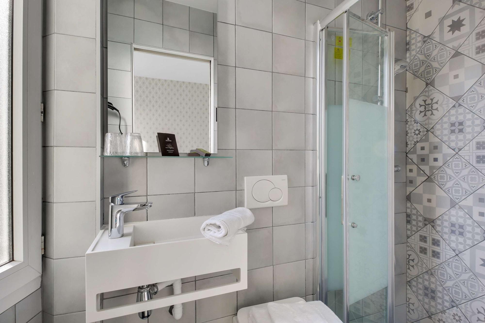 Hotel Riviera Elysees Paris