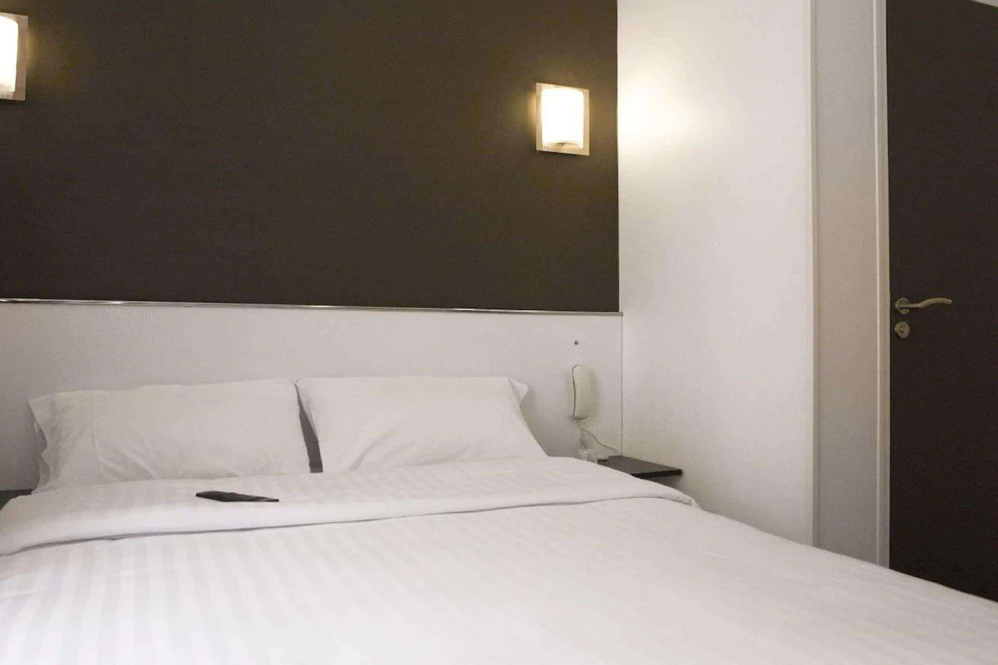 Royal Wagram Hotel 2*