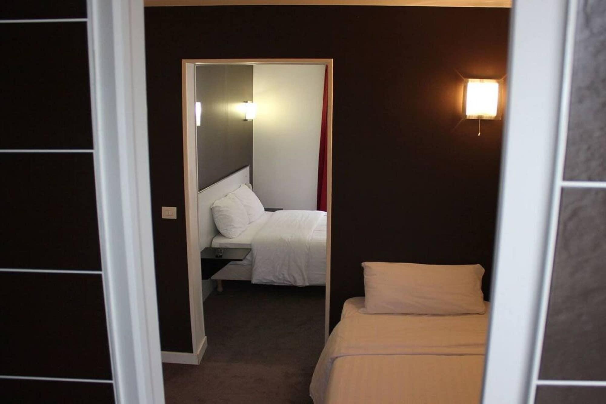 Royal Wagram Hotel Paris