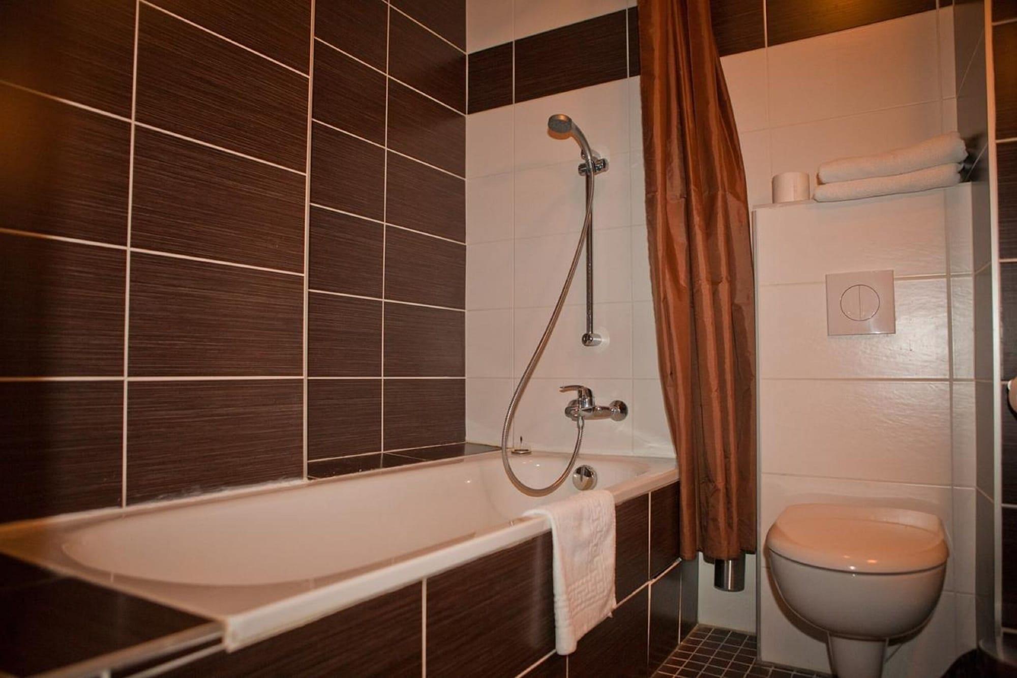 Hotel Royal Wagram Paris