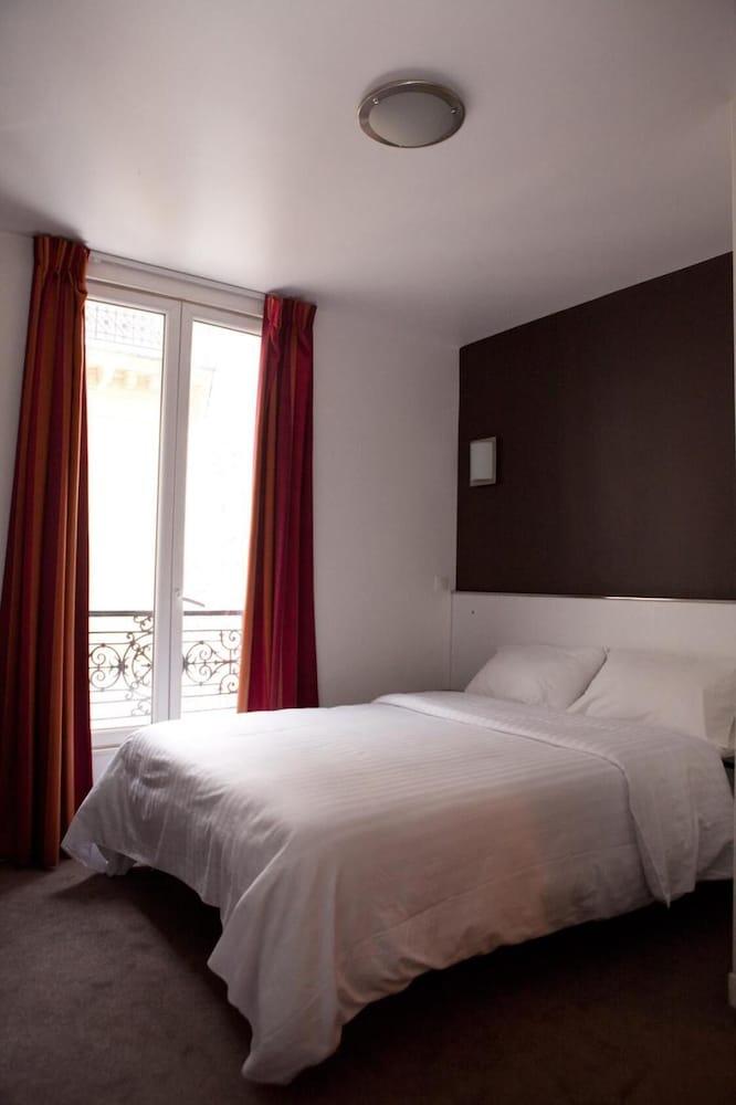 Royal Wagram Paris