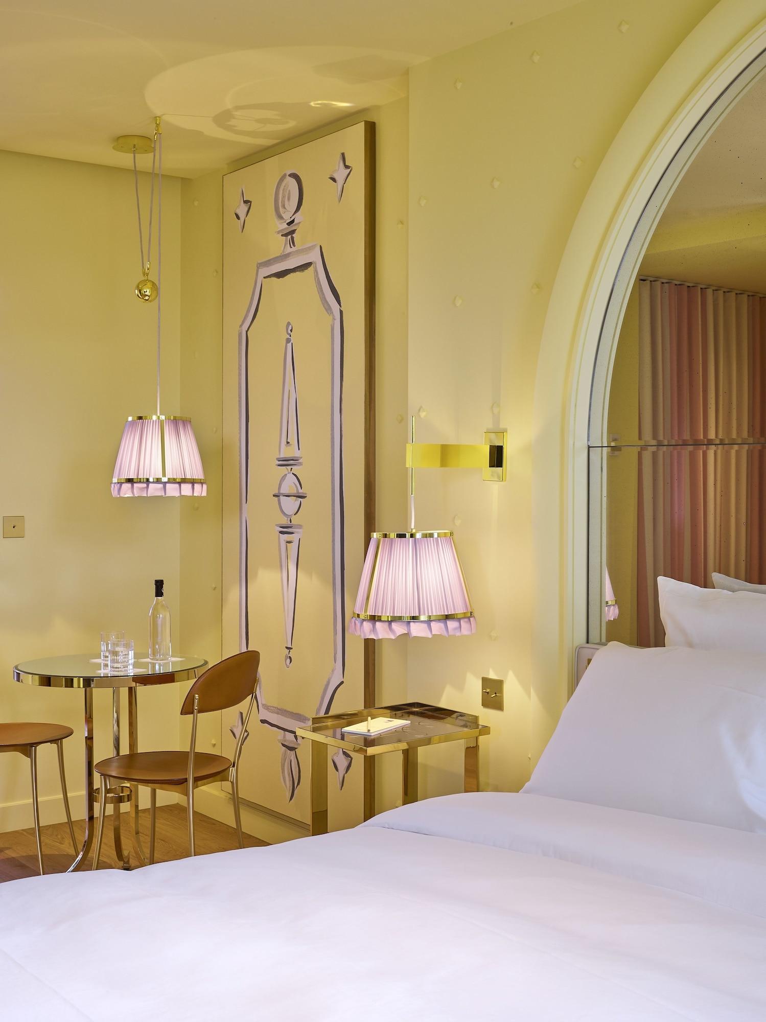 Hotel 9confidentiel 4*