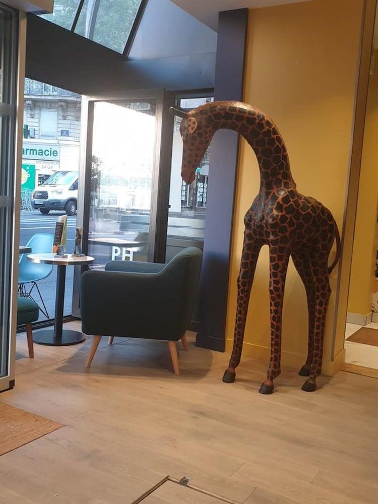 Hotel Panam Gambetta- Place Gambetta-mairie Du 20 Emme Paris