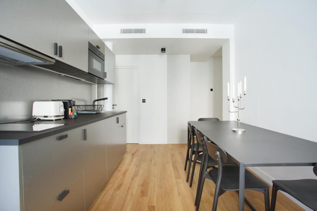 Center Of By Prestige Apartment *