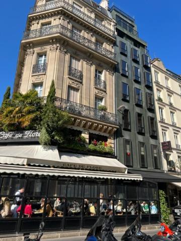 Magic In Saint Germain Des Pres *