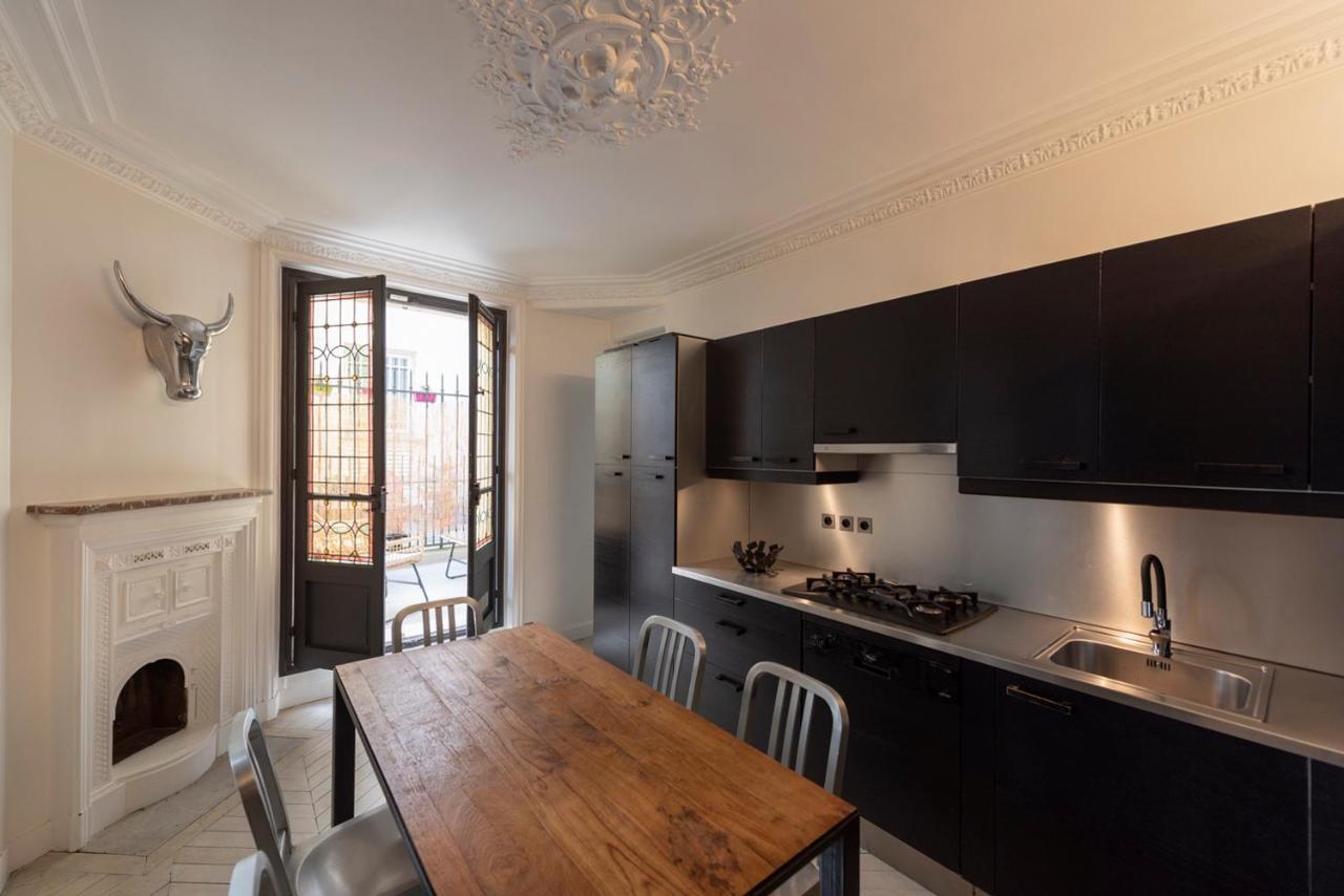 Jehan Apartment *