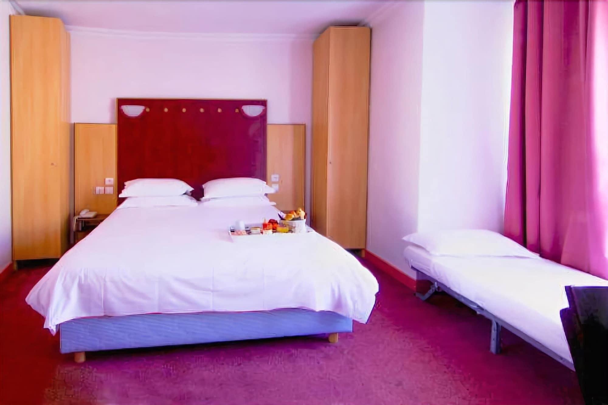Hotel Le Clery Paris