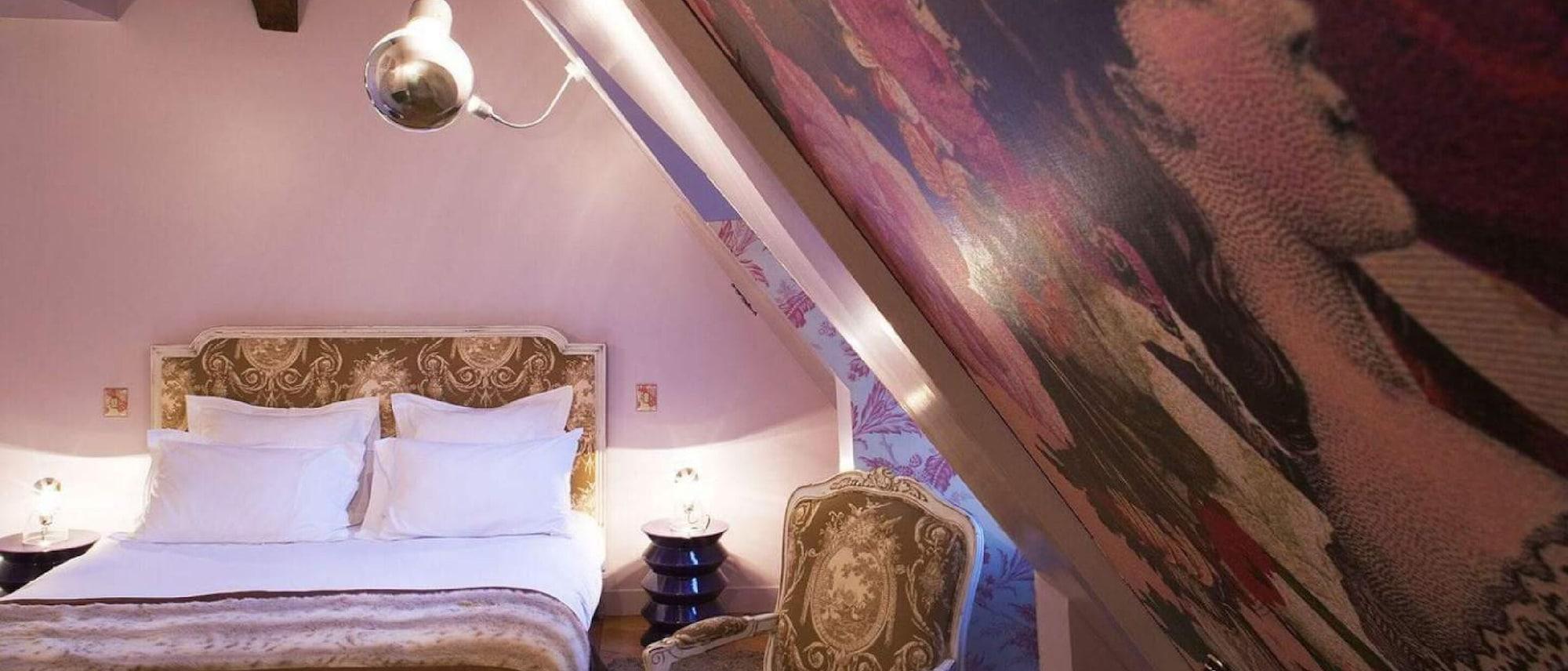 Du Petit Moulin, Haute Couture By Lacroix Hotel Paris